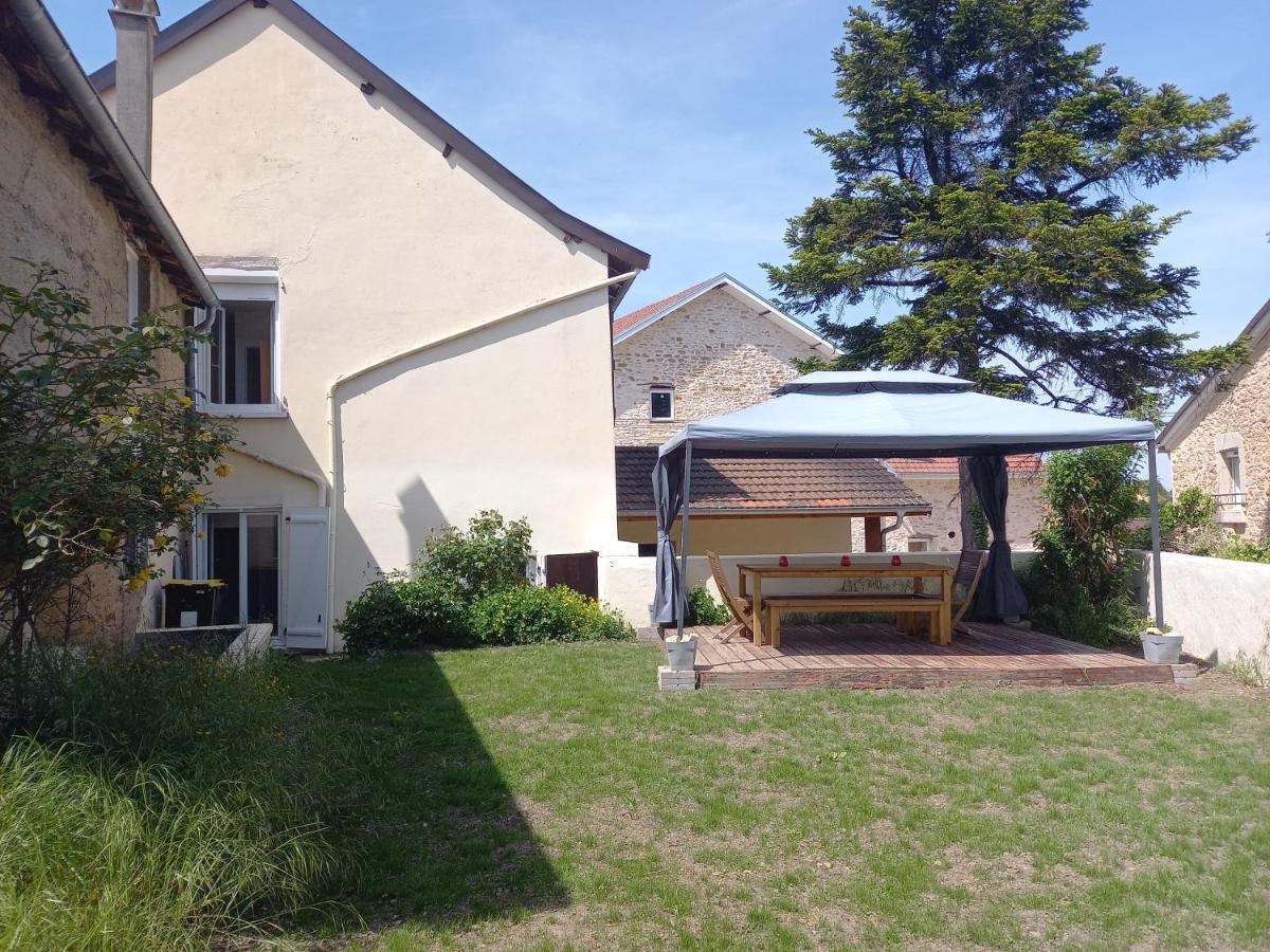 Gite Des Pleiades Villemoirieu Exterior foto